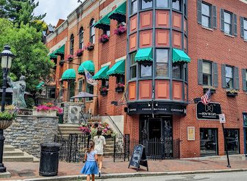 ohio/cincinnati/mount-adams/restaurant/the-bow-tie-cafe