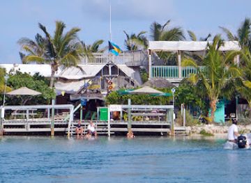 the-bahamas/abaco-islands/restaurant/pete-s-pub-and-gallery