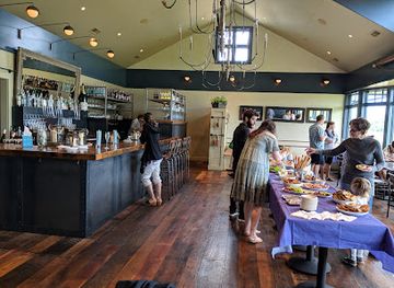 massachusetts/martha-s-vineyard/restaurant/beach-road