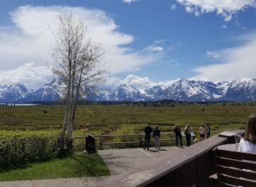 wyoming/wind-river-range/restaurant/pioneer-grill
