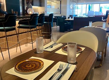 texas/houston/midtown/restaurant/late-august