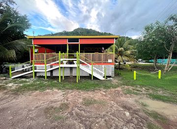 antigua-and-barbuda/darkwood-beach/restaurant/aunty-cavell-s-restaurant