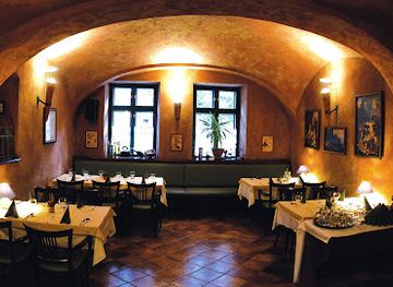 hungary/veszprem/restaurant/oliva-etterem