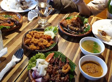 myanmar-burma/dry-zone/restaurant/d-penyetz