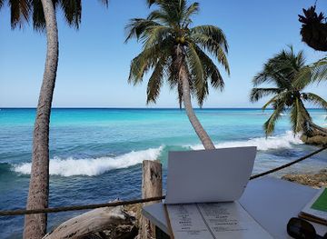 barbados/mullins-beach/restaurant/cici-s-beach-bar
