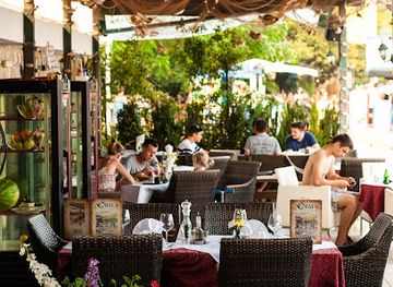 montenegro/budva/restaurant/obala