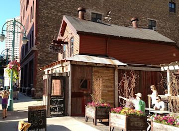wisconsin/milwaukee/third-ward/restaurant/smoke-shack