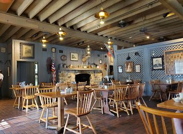 virginia/williamsburg/restaurant/cracker-barrel-old-country-store