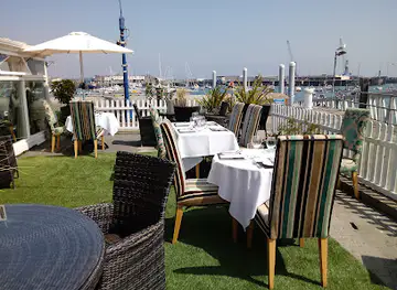 Pier 17 Restaurant
