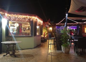 jamaica/kingston/restaurant/market-place