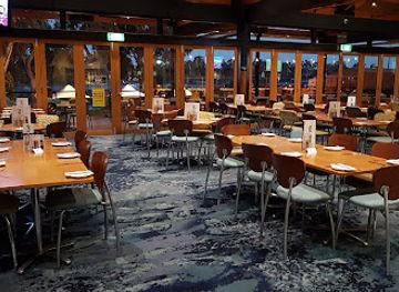 australia/riverland/restaurant/pretoria-hotel-cellars