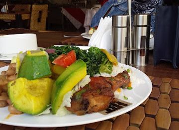 uganda/queen-elizabeth-national-park/restaurant/cafe-russell