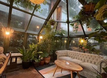 indonesia/bandung/ciumbuleuit/restaurant/boundary