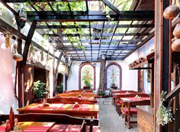 bulgaria/northeast-bulgaria/restaurant/hadjidraganov-s-houses-restaurant
