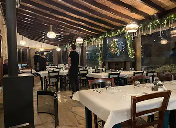 Τα Τρία Αλώνια - Ta Tria Alonia Tavern