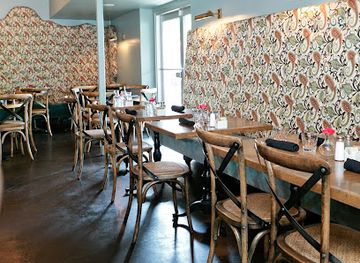 indiana/indianapolis/broad-ripple/restaurant/petite-chou-bistro-champagne-bar