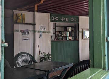 dominica/saint-joseph/restaurant/cravings-restaurant