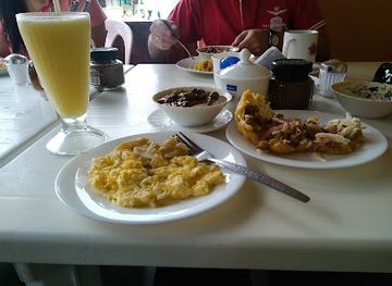 ecuador/esmeraldas-region/restaurant/patio-de-comidas