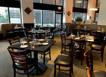 ohio/cleveland/restaurant/district