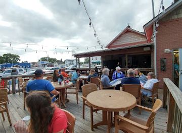 ohio/lake-erie-islands/restaurant/marblehead-galley