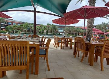 cabo-verde/santa-maria/restaurant/pool-bar