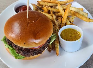 missouri/southwest-missouri/restaurant/the-order-food-drink