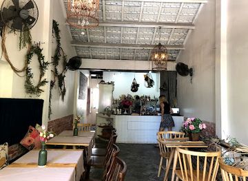 vietnam/nha-trang/nha-trang-cathedral/restaurant/la-velvet