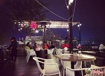 vietnam/hanoi/tay-ho-district/restaurant/6-degrees