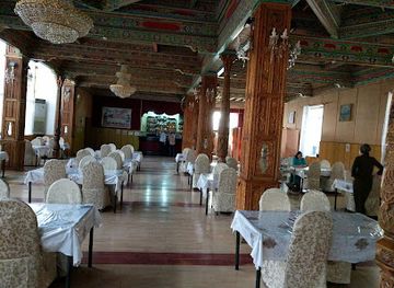 tajikistan/yagnob-valley/restaurant/rohat-teahouse