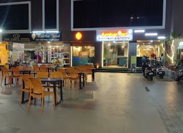 india/kutch/restaurant/ambarsari-kulcha-land