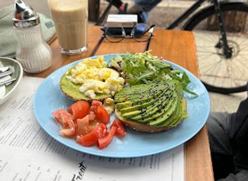 germany/berlin/friedrichshain/restaurant/what-a-treat-friedrichshain-restaurant-berlin