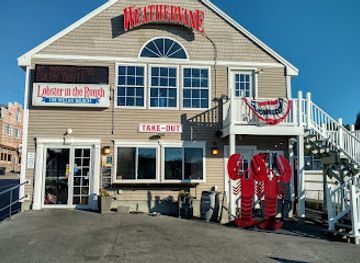 new-hampshire/lake-winnipesaukee/restaurant/lobster-in-the-rough-on-weirs-beach