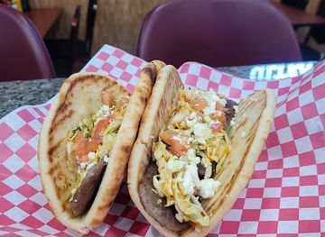 kansas/chautauqua-hills/restaurant/parrot-eyes-bar-grill