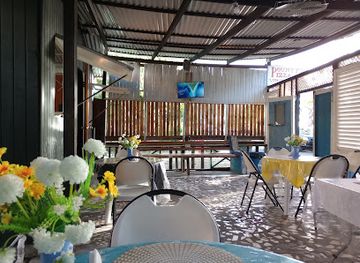 saint-lucia/malgretoute/restaurant/pounty-pizza