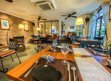 vietnam/mekong-delta/restaurant/the-lighthouse