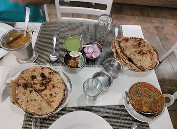 india/varanasi/restaurant/chrystal-bowl