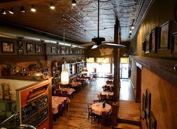 iowa/dubuque/restaurant/vinny-vanucchi-s-little-italy