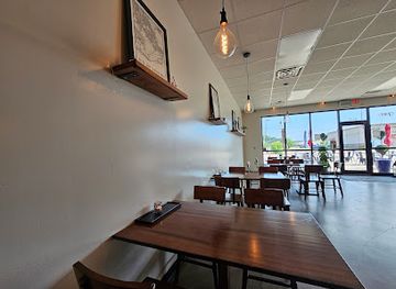 illinois/springfield/restaurant/roots-latin-grill