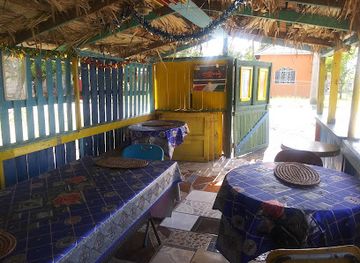 jamaica/st-thomas-lowlands/restaurant/king-solomon-s-dive-and-dine