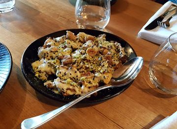 australia/hobart/restaurant/syra