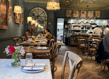 illinois/chicago/gold-coast/restaurant/blue-door-kitchen-garden