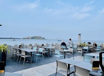 guernsey/portelet-bay/restaurant/octopus-restaurant