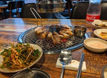 south-korea/jeju-island/restaurant/jung-jong-jeju-black-pork-bbq