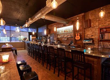 illinois/chicago/restaurant/reclaimed-bar-restaurant-chicago