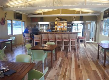 south-africa/eastern-cape/restaurant/the-sandbar-floating-restaurant