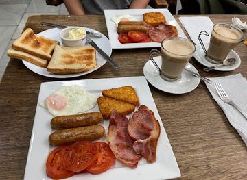 gibraltar/casemates-square/restaurant/eat-chat