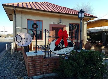 texas/red-river-valley/restaurant/rails-a-cafe-at-the-depot