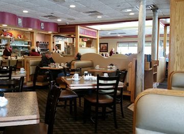 illinois/elgin/restaurant/baker-hill-pancake-house