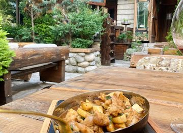 bulgaria/pirin-macedonia/restaurant/momnini-dwori-restaurant