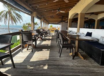 belize/ambergris-caye/restaurant/blue-water-grill